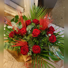 Load image into Gallery viewer, Luxury red rose bouquet
